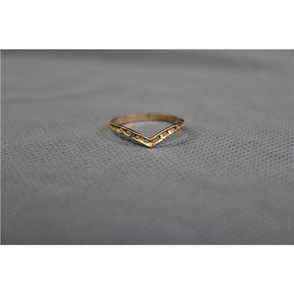 ^10K Gold Arched Ring - Size 7 - .79g