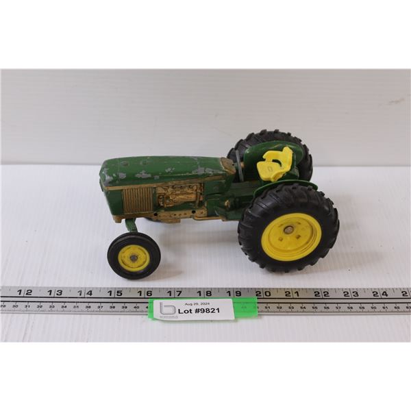 John Deere 2140 Tractor 1:16 Model Scale, Some Wear