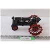 Image 1 : Farmall F-20 Tractor 1:18 Model Scale - Collectors Edition