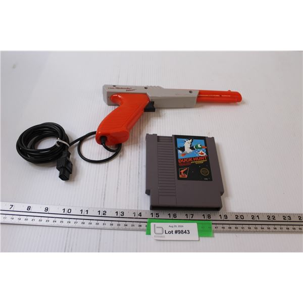 Nintendo NES Video Game: Duck Hunt & Nintendo Gun