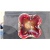 Image 2 : ART GLASS FOUR LEAF CLOVER, RED AND CLEAR ASHTRAY, 5" DIAMETER