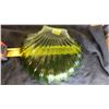 Image 3 : 8" WIDE GREEN PRESSED GLASS TRINKET DISH, SHELL SHAPED