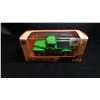 Image 1 : 1:32, PULLBACK VEHICLE SERIES GREEN 1950'S CHEVY NIB