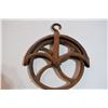 Image 2 : Antique 10" well pulley