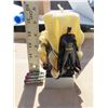 Image 2 : BATMAN candle on lighted mirror stand - batteries included