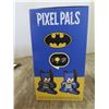 Image 2 : BATMAN - Pixel Pals - Lights Up - Batteries included
