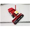 Image 2 : Diecast Interational Combine  (great condition)