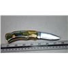 Image 4 : John Deere  Men's pocket knife in wooden display case - Never used