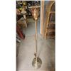 Image 2 : Brass colored metal floor lamp - no shade