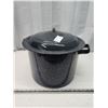 Image 1 : Large black enamel canning pot