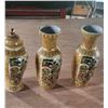 Image 1 : 3 Oriental vases