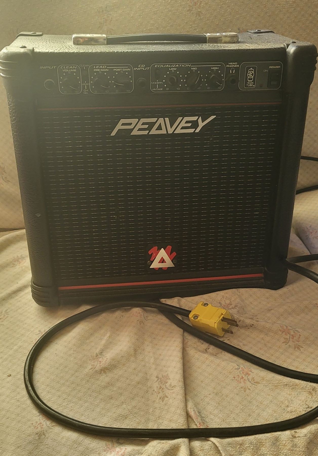 Peavey guitar amp - Schmalz Auctions