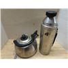 Image 2 : Box with tea kettle, thermos and 3pc carving set