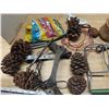 Image 2 : Box of misc décor