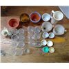 Image 2 : Box of collectible glassware