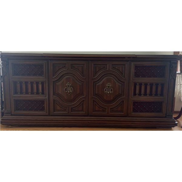 Vintage Entertainment Console Record Player AM/FM Radio Encased in Mid Century Console Table