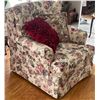 Image 2 : DECOR-REST Floral Print Accent Chair w/ Decorative Throw Pillows 36x36x36