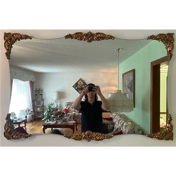 Beautiful Vintage Mirror 48x33