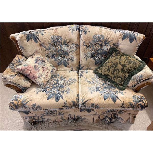 Vintage Velvet Floral Loveseat w/ Throw Pillows 61x45x48