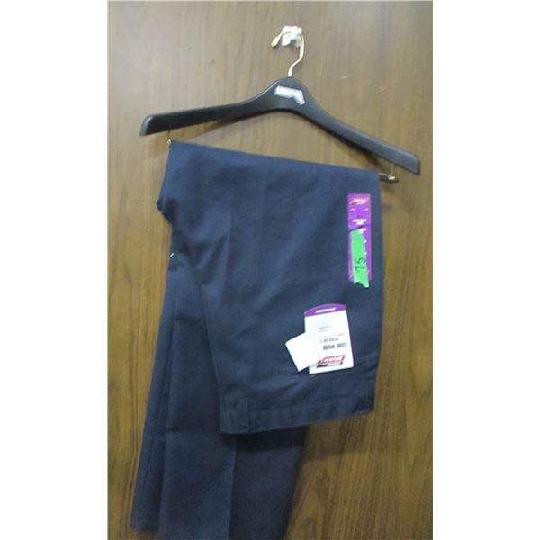 NEW:  MEN'S DICKIES WORK PANTS (SIZE 42 X 32)