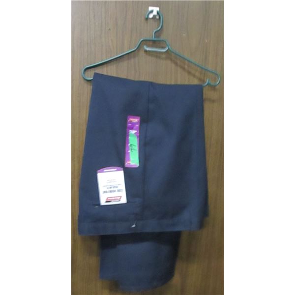NEW:  MEN'S DICKIES WORK PANTS (SIZE 40 X 32)
