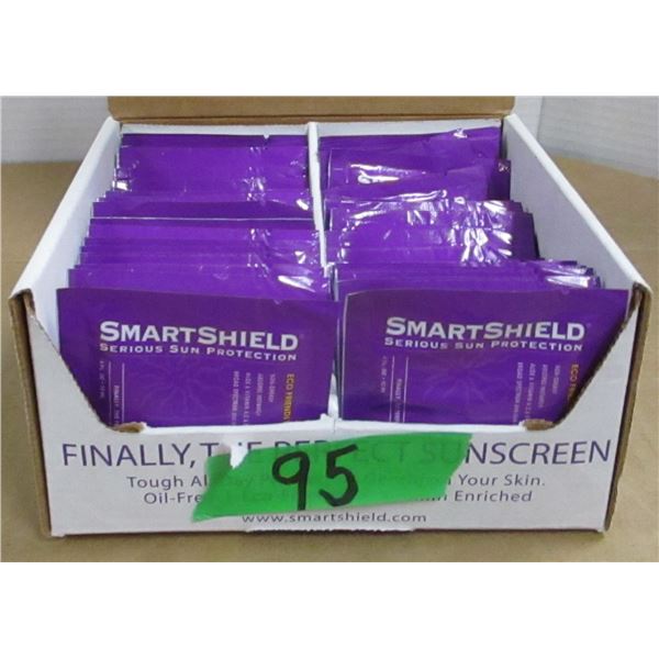 BOX C/W SUNSCREEN PACKETS