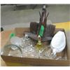 Image 1 : FLAT C/W GLASSWARE, ORNAMENTS, ETC