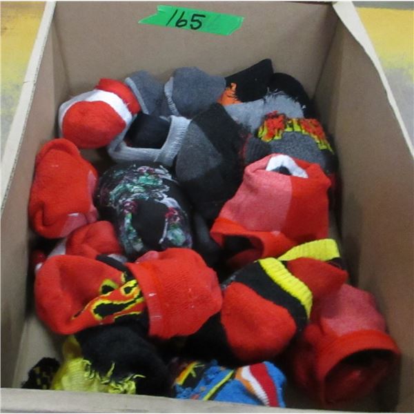 FLAT C/W ASSORTED KID'S SOCKS