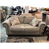Image 2 : Large Grey Sofa (Approx. 71x38x37)
