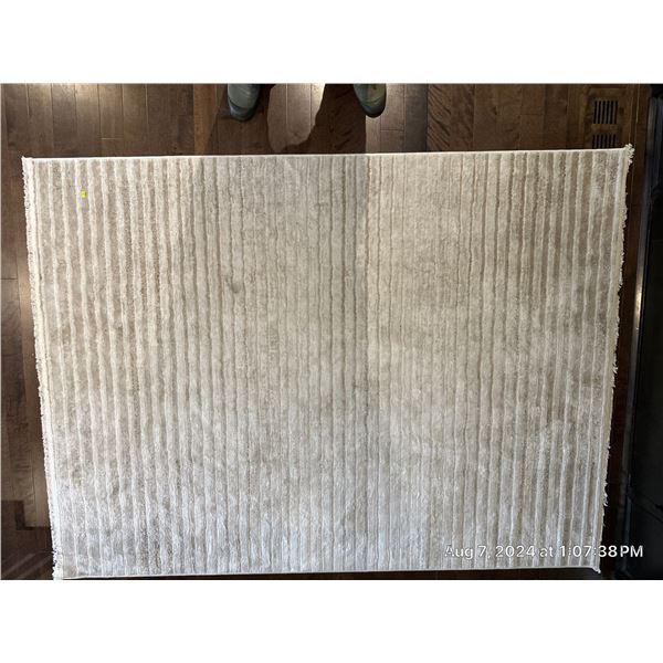 White Rug 5ft 2inch x 6ft 10 Inch