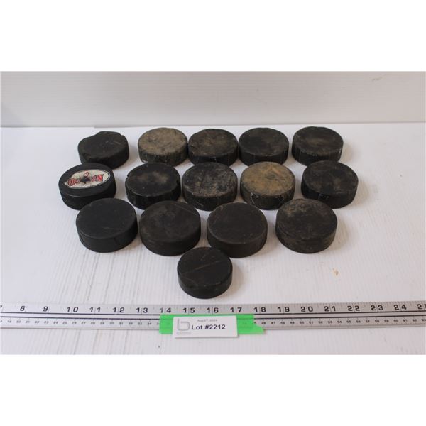 (15) Hockey Pucks