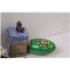 Image 4 : Lot: Year 2000 Tin, (2) Tazmanian Devil Themed Items, Beanie Monkey, Book: Why the West was Wild, Mi