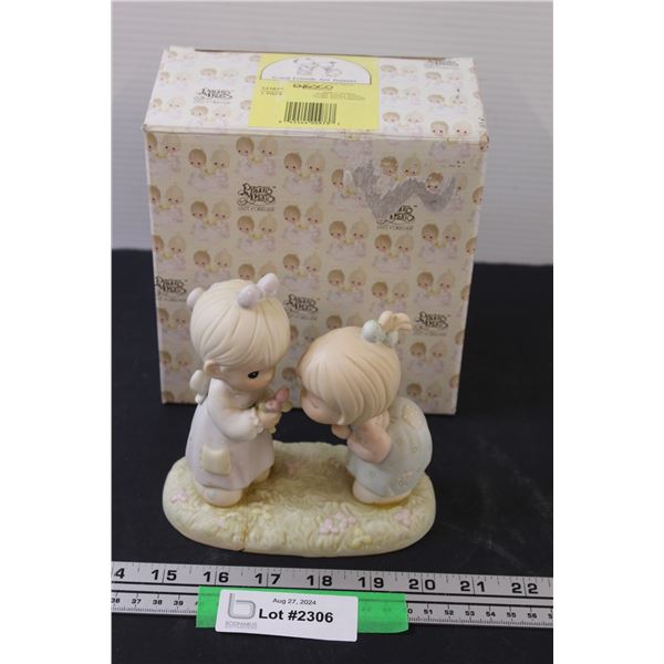 Precious Moments Figurine: Good Friends Are Forever (Has Crack, As Pictured)