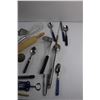 Image 3 : (4) Spoons, Pizza Cutter and Assorted Kitchenware