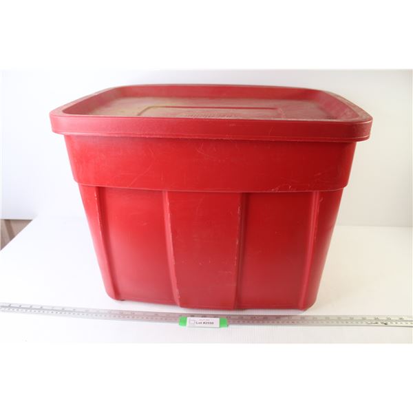 *Rubbermaid Tote w/Lid