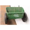 Image 2 : *Scott's Seeder/Fertilizer (works)