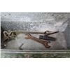 Image 7 : Galvanized Tool Box w/Tray - Saw Blades - Puller - Misc. Items