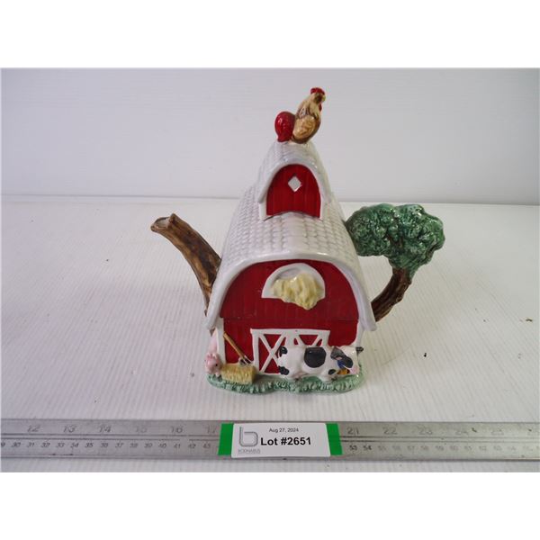 Vintage Midwest Barn with Animals Teapot
