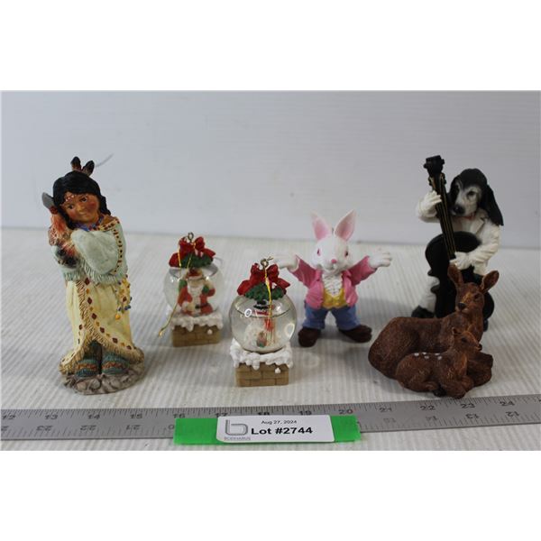 4) Figurines, (2) Small Christmas Holiday Snowglobes