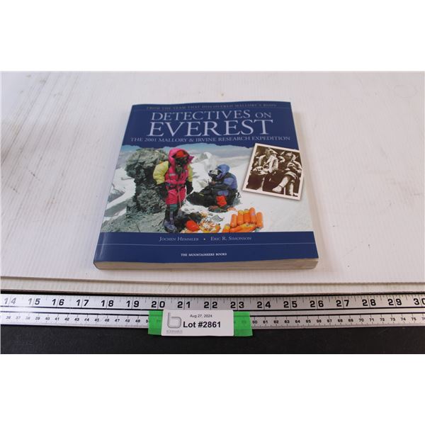 Detectives on Everest Book