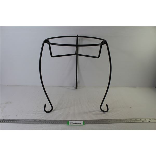 *Metal Round Bar Plant Stand (12"w x 14.5"h)