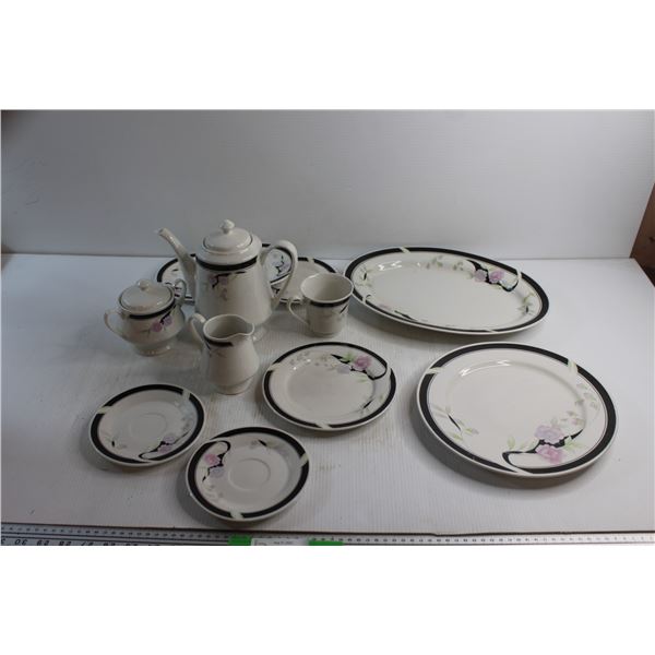 Ashley 45 pc Fine China Dinnerware Set