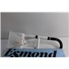 Image 3 : Tub Grab Bar and Esmond Vista Blanket 83'' x 71''