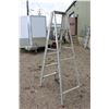 Image 2 : ** 6' Ladder