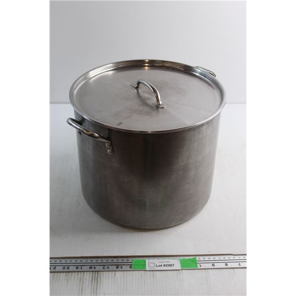 Stock Pot with Lid 13'' x 10''