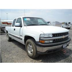 CHEVROLET SILVERADO 1500 Z71 EXTENDED CAB 4X4 PICKUP, s/n 1GCEK19T82E197234: