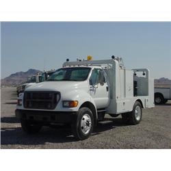 FORD F650XL S/A FUEL & LUBE TRUCK, s/n 3FDNF6419YMA24858: