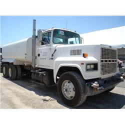FORD LTL9000 4000 GALLON T/A WATER TRUCK, s/n 1FDZA9OV3SVA81811: