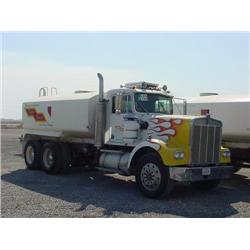 KENWORTH W900 4000 GALLON T/A WATER TRUCK, s/n 161912S: