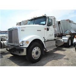 IHC 9900 T/A TRUCK TRACTOR, s/n 2HTCHASRX1C004917: